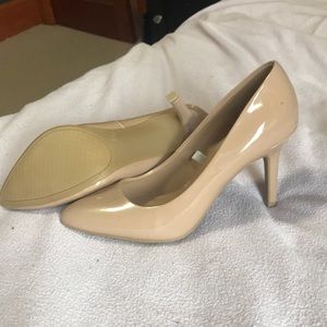 Brand new! Perfect condition nude pumps